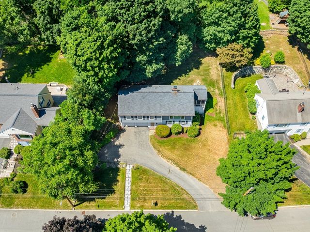 38 Robinhood Rd, Winchester, MA 01890
