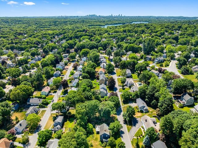 38 Robinhood Rd, Winchester, MA 01890