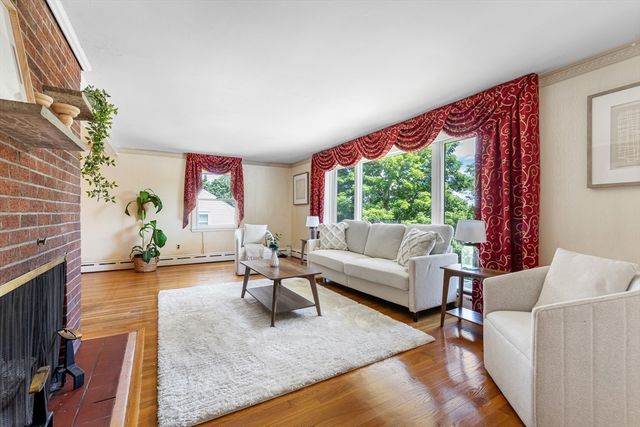 38 Robinhood Rd, Winchester, MA 01890
