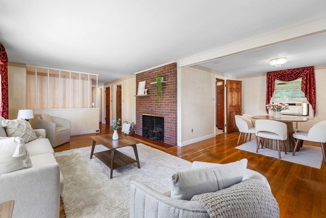 38 Robinhood Rd, Winchester, MA 01890
