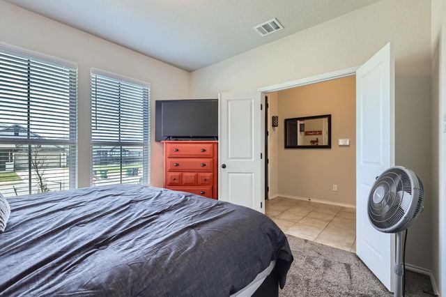 127 Scotsburg ST, Hutto, TX 78634