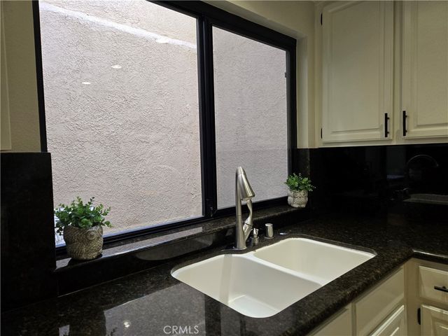 236 Country Club Drive B, Simi Valley, CA 93065