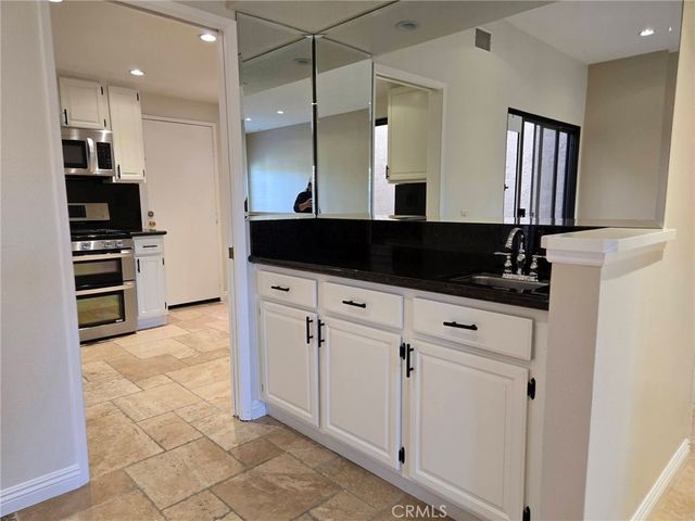 236 Country Club Drive B, Simi Valley, CA 93065