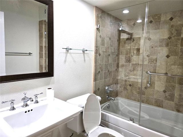 236 Country Club Drive B, Simi Valley, CA 93065