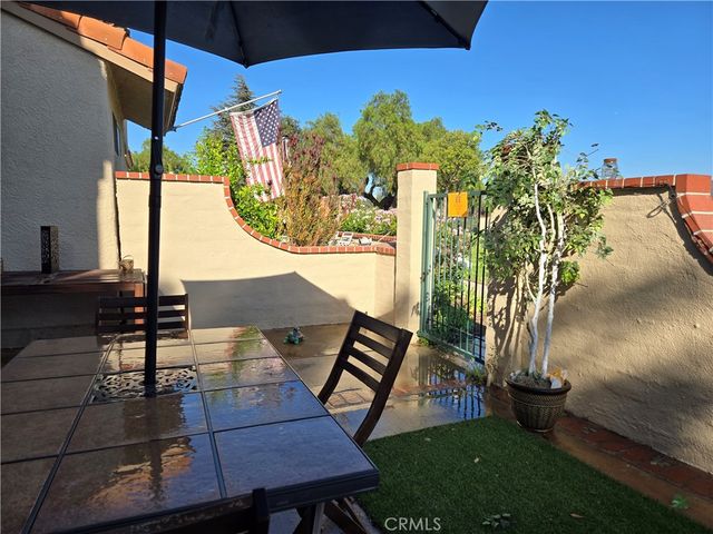 236 Country Club Drive B, Simi Valley, CA 93065