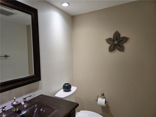 236 Country Club Drive B, Simi Valley, CA 93065