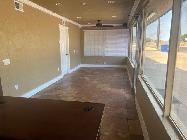 940 E Henderson Street, Cleburne, TX 76031