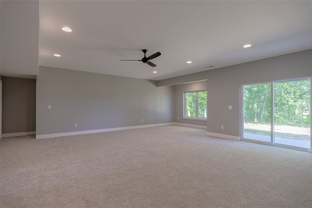 3067 Ridgeview Circle, Coralville, IA 52241