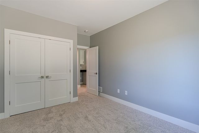 3067 Ridgeview Circle, Coralville, IA 52241