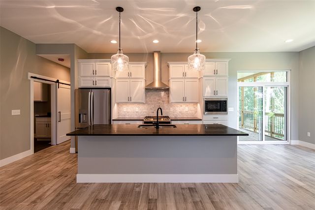 3067 Ridgeview Circle, Coralville, IA 52241