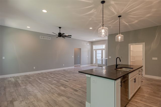 3067 Ridgeview Circle, Coralville, IA 52241