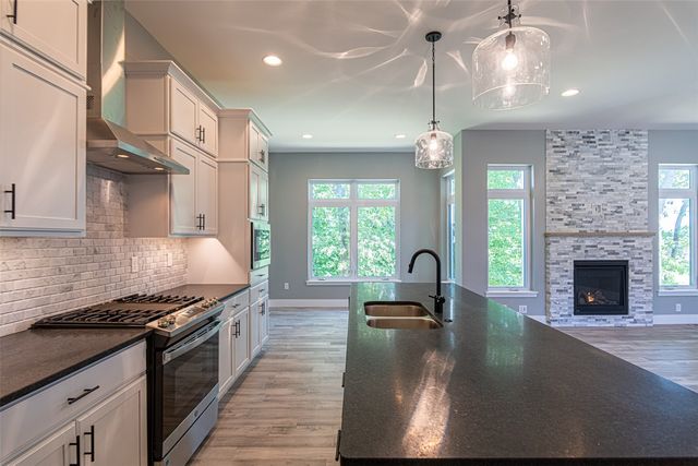 3067 Ridgeview Circle, Coralville, IA 52241