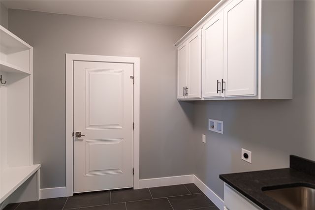 3067 Ridgeview Circle, Coralville, IA 52241