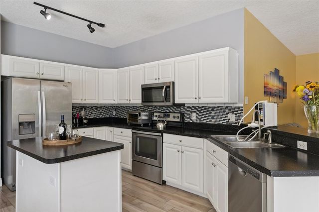 14319 ROXSHIRE DRIVE, Orlando, FL 32837