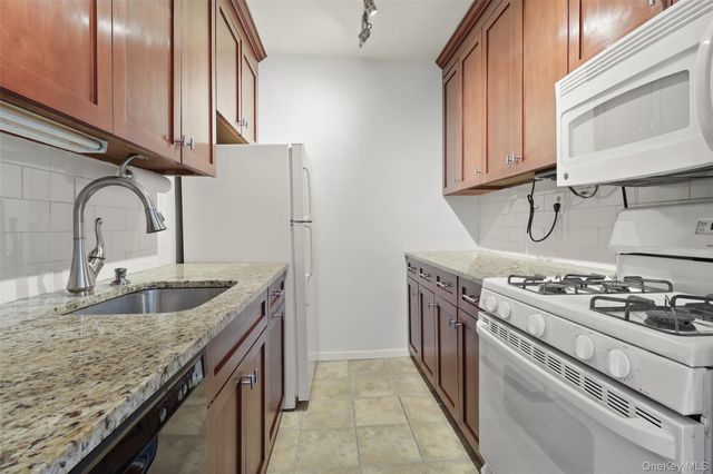 360 Westchester Avenue 623, Port Chester, NY 10573