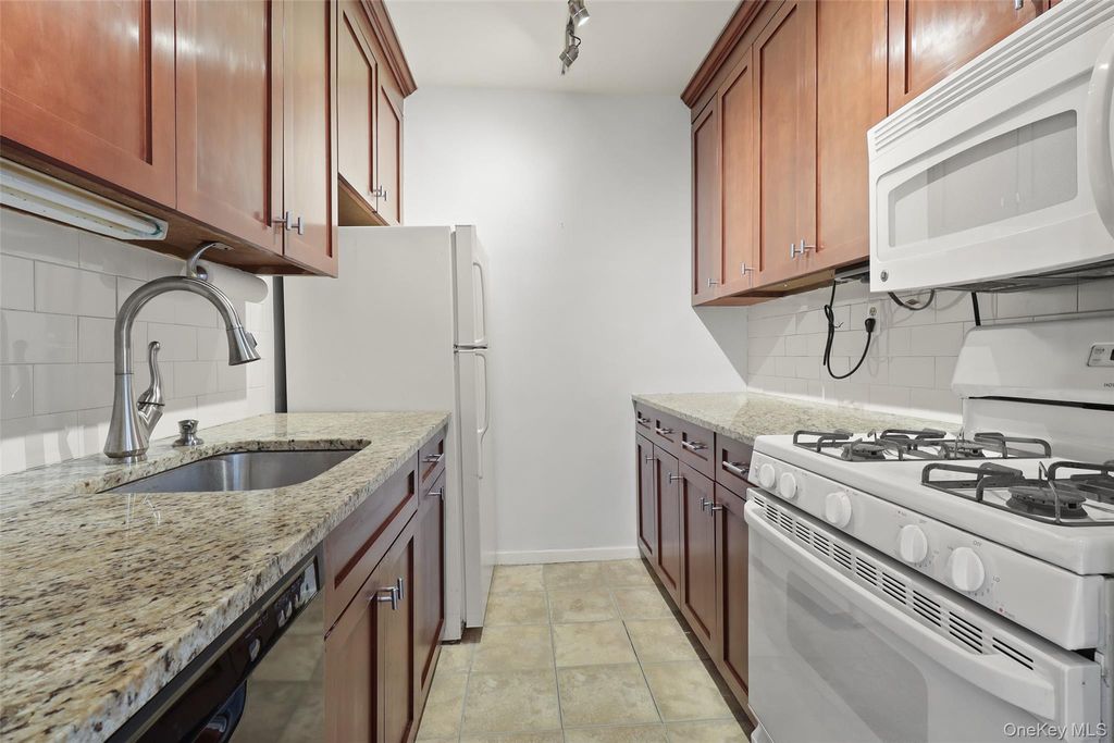 360 Westchester Avenue 623, Port Chester, NY 10573 — photo 3