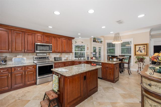 321 WATERFORD CIRCLE E, Tarpon Springs, FL 34688