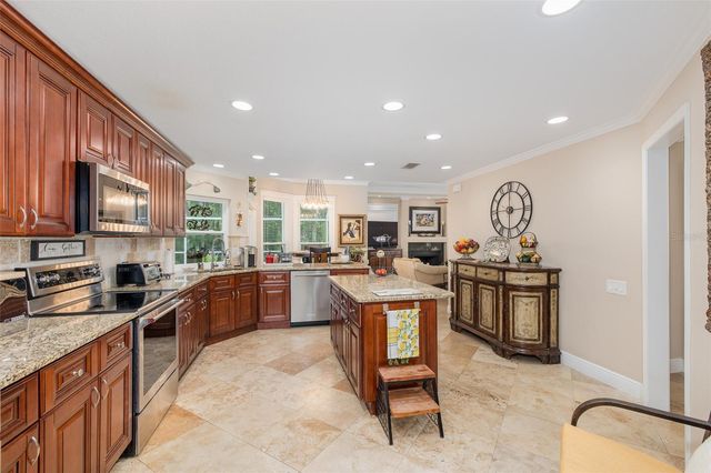 321 WATERFORD CIRCLE E, Tarpon Springs, FL 34688