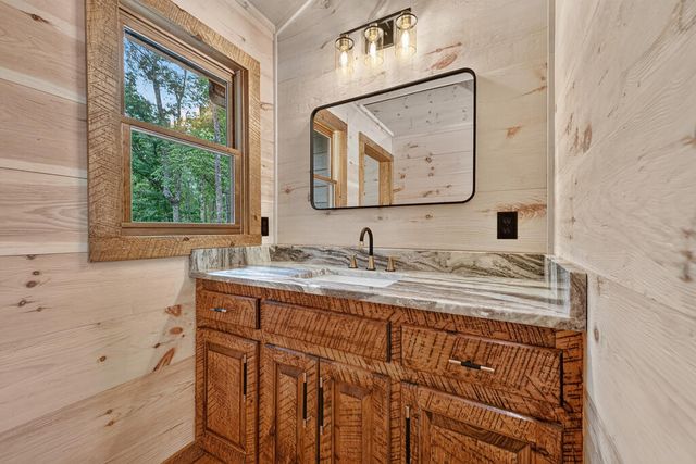 78 Hilltop Way, Mineral Bluff, GA 30559