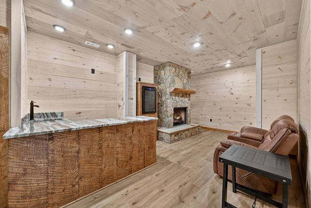 78 Hilltop Way, Mineral Bluff, GA 30559