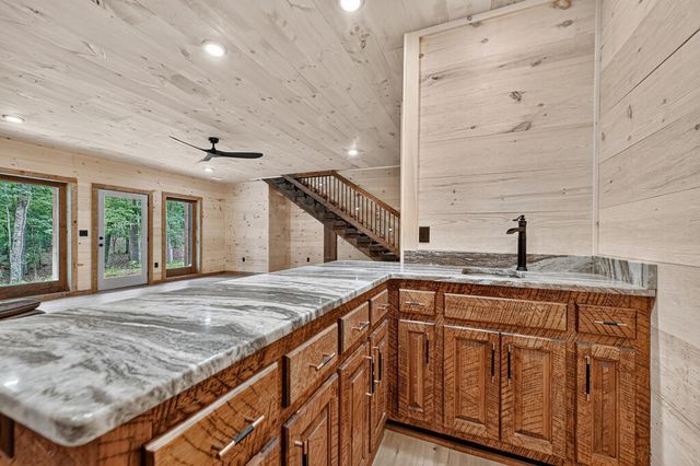 78 Hilltop Way, Mineral Bluff, GA 30559