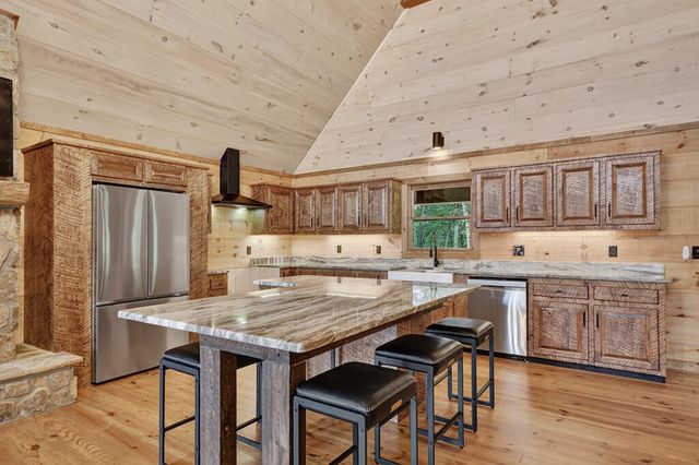 78 Hilltop Way, Mineral Bluff, GA 30559