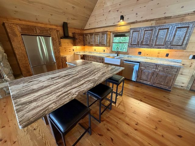78 Hilltop Way, Mineral Bluff, GA 30559