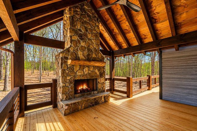 78 Hilltop Way, Mineral Bluff, GA 30559