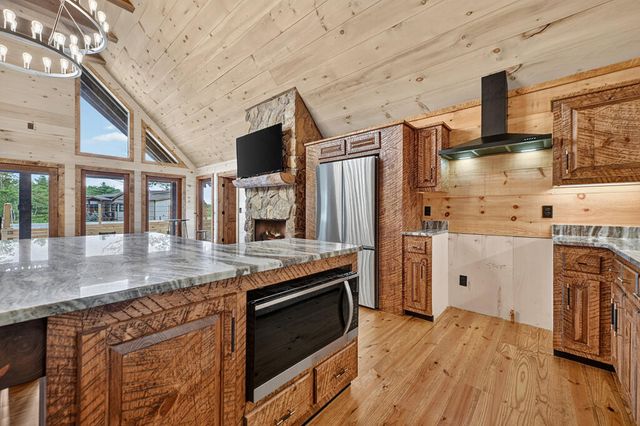 78 Hilltop Way, Mineral Bluff, GA 30559