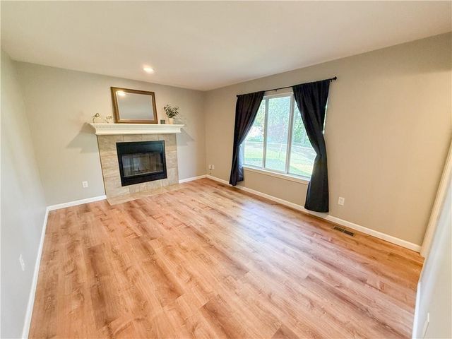 3221 NW Shannon Drive, Blue Springs, MO 64015