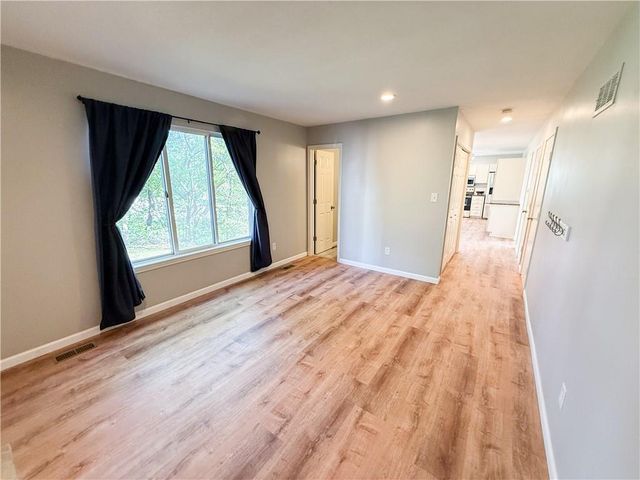 3221 NW Shannon Drive, Blue Springs, MO 64015