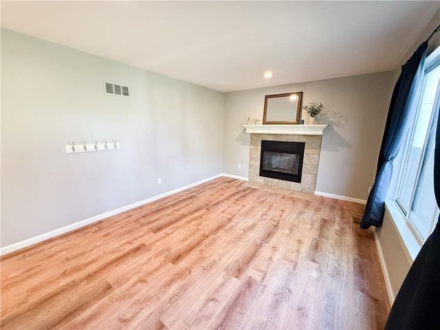 3221 NW Shannon Drive, Blue Springs, MO 64015