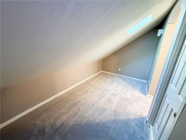 3221 NW Shannon Drive, Blue Springs, MO 64015