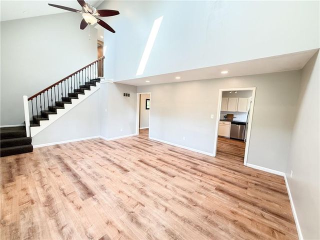 3221 NW Shannon Drive, Blue Springs, MO 64015