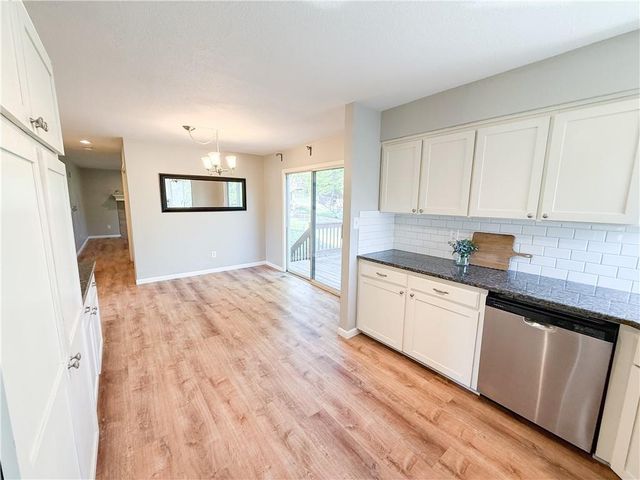 3221 NW Shannon Drive, Blue Springs, MO 64015