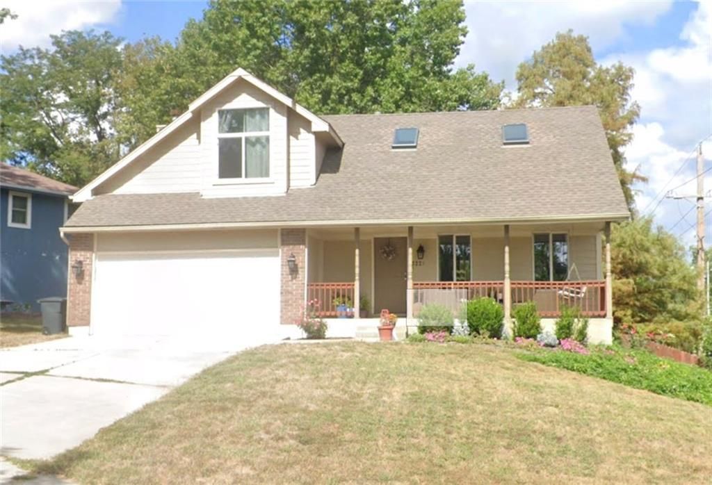 3221 NW Shannon Drive, Blue Springs, MO 64015