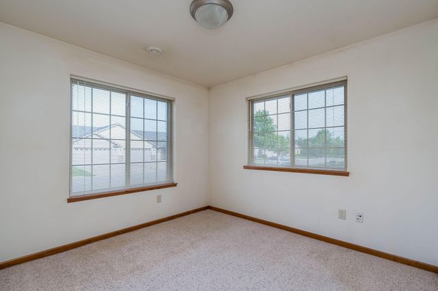 109 Palmer Path, Mankato, MN 56001