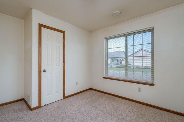 109 Palmer Path, Mankato, MN 56001