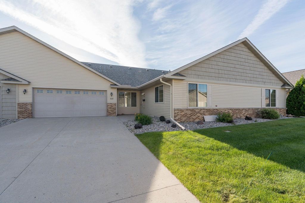 109 Palmer Path, Mankato, MN 56001