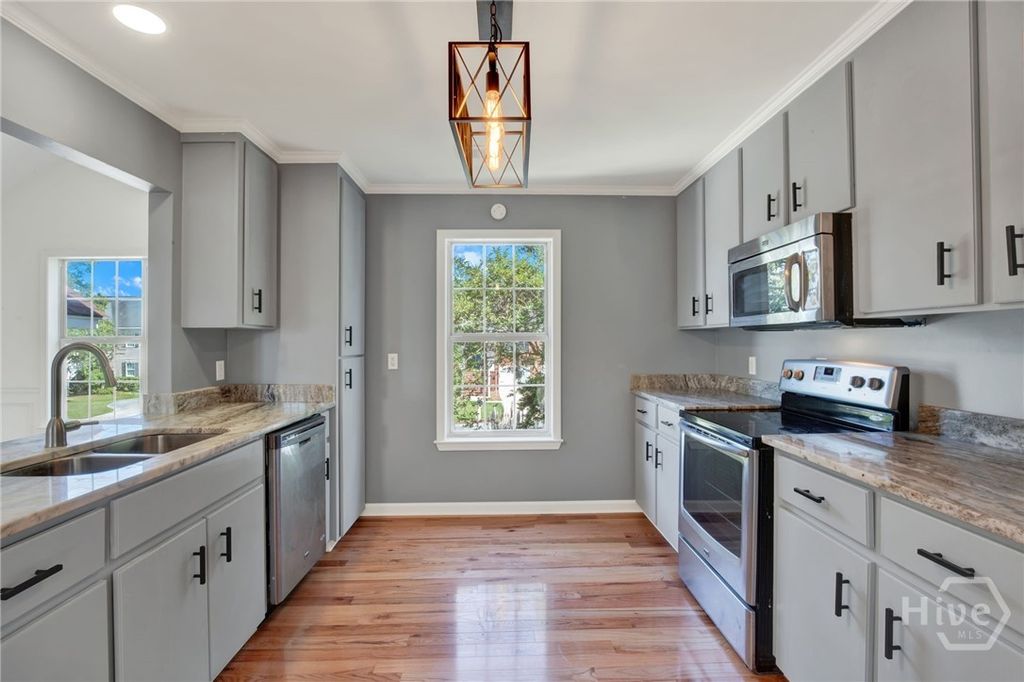 Image 3 of property listing at 140 Runner Road, Savannah, GA 31410