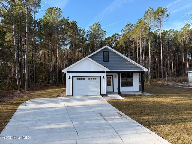 1152 Watts Landing Road, Hampstead, NC 28443