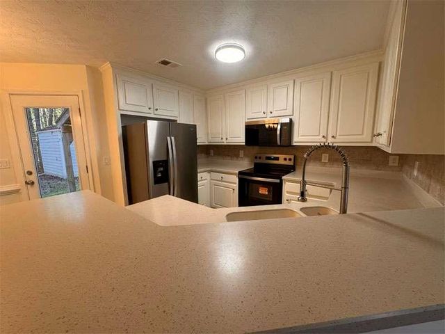 530 Oxford Ridge, Winder, GA 30680