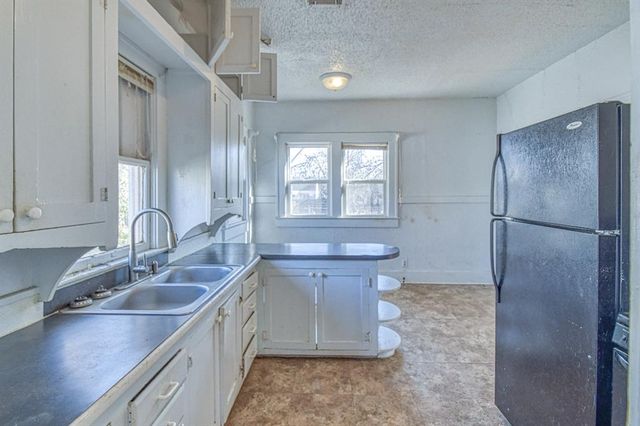 1005 S 17th Street, Chickasha, OK 73018