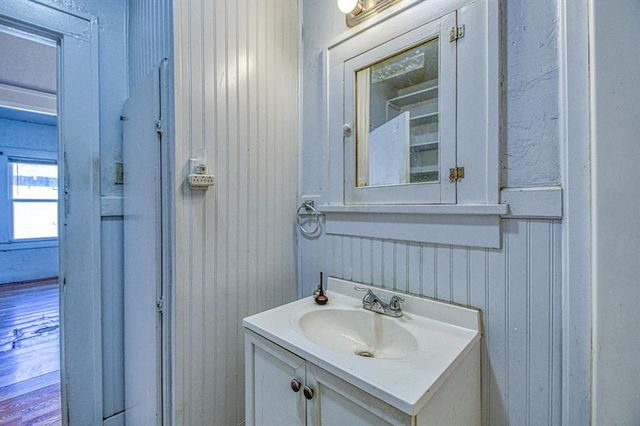 1005 S 17th Street, Chickasha, OK 73018