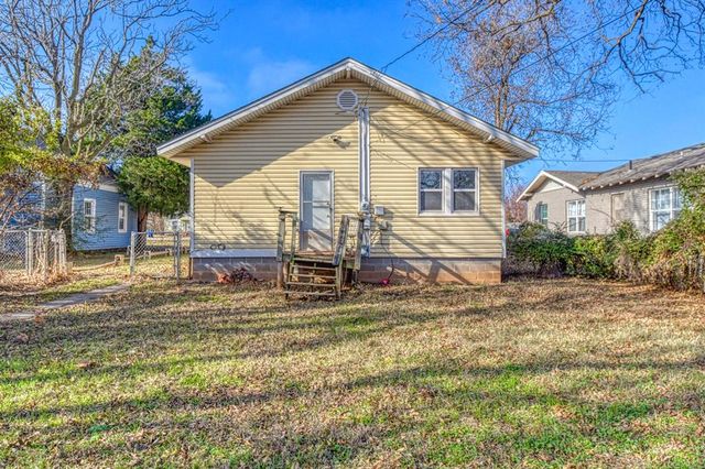 1005 S 17th Street, Chickasha, OK 73018