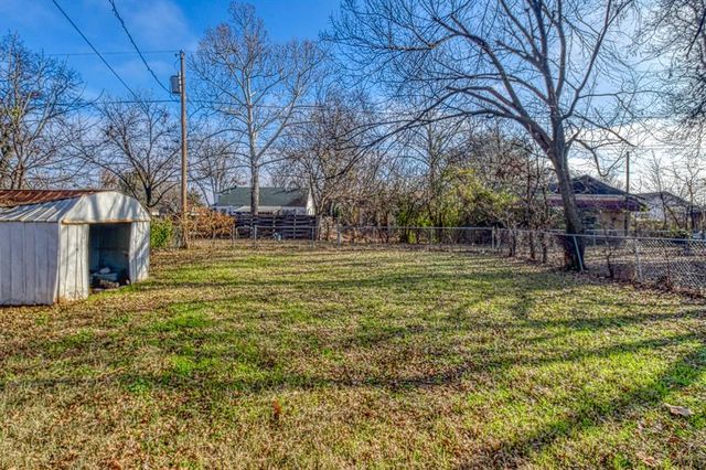 1005 S 17th Street, Chickasha, OK 73018