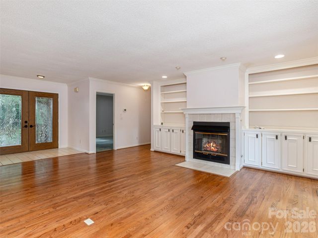 204 Greenleaf Drive, Flat Rock, NC 28731