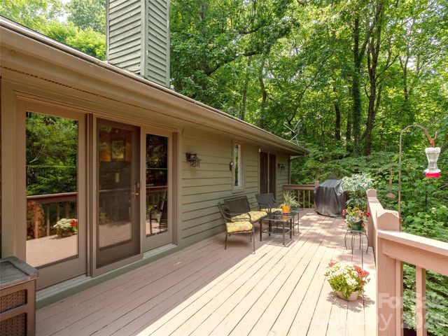 204 Greenleaf Drive, Flat Rock, NC 28731