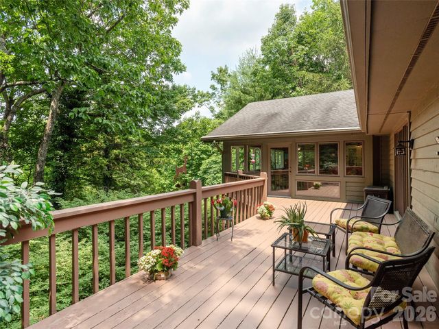 204 Greenleaf Drive, Flat Rock, NC 28731