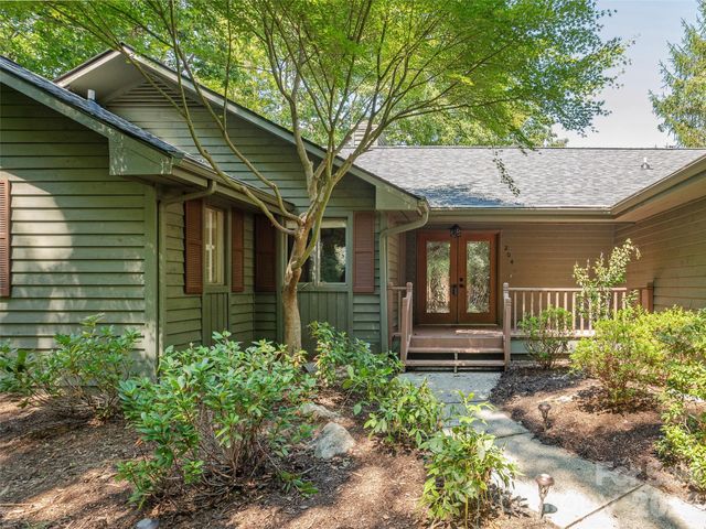 204 Greenleaf Drive, Flat Rock, NC 28731